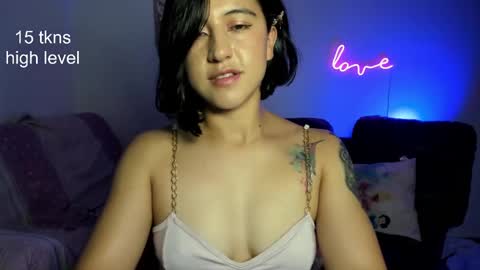 Snapshot of peach_paradisee chatting on 02/16/25, 05:15 S online show from 02/16/25, 05:15