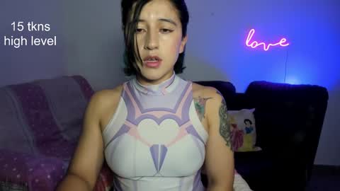 Snapshot of peach_paradisee chatting on 02/25/25, 02:14 S online show from 02/25/25, 02:14