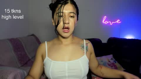 Snapshot of peach_paradisee chatting on 03/12/25, 09:13 S online show from 03/12/25, 09:13