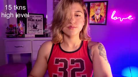 Snapshot of peach_paradisee chatting on 10/04/25, 09:46 S online show from 10/04/25, 09:46