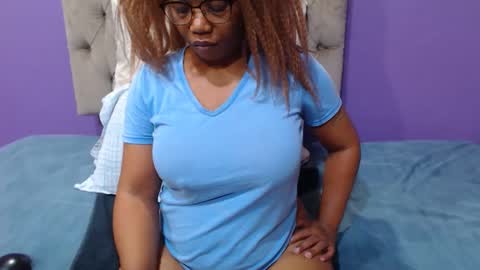Snapshot of peachassxx chatting on 04/19/26, 05:40 peachy online show from 04/19/26, 05:40