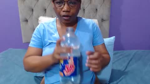 Snapshot of peachassxx chatting on 05/19/26, 05:36 peachy online show from 05/19/26, 05:36