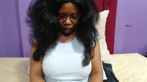 Snapshot of peachassxx chatting on 06/16/26, 05:32 peachy online show from 06/16/26, 05:32