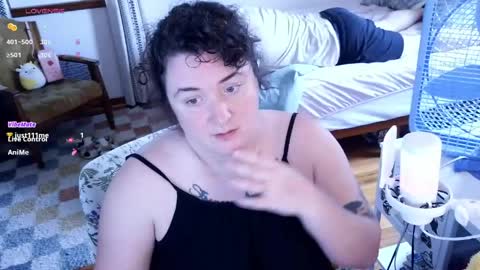 Snapshot of peachbandit chatting on 04/03/26, 02:37 Peach Bandit online show from 04/03/26, 02:37