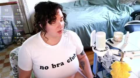 Snapshot of peachbandit chatting on 04/15/26, 01:51 Peach Bandit online show from 04/15/26, 01:51