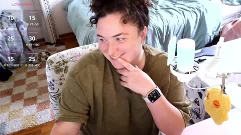 Snapshot of peachbandit chatting on 04/16/26, 01:56 Peach Bandit online show from 04/16/26, 01:56