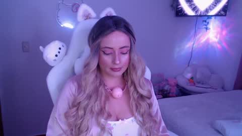 peacherry_ online show from 02/08/25, 03:30