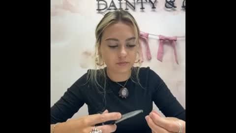 peachesncreampiezz online show from 07/10/26, 05:48