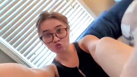 Snapshot of peachespunkins chatting on 03/29/26, 08:20 peachespunkins online show from 03/29/26, 08:20