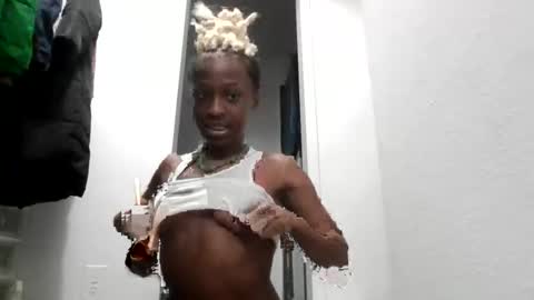 Peach online show from 03/31/26, 11:05