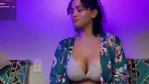 Snapshot of peachsundae chatting on 03/05/26, 05:47 portiapiers online show from 03/05/26, 05:47