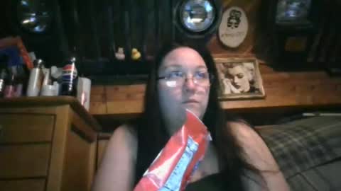 Snapshot of peachtree197 chatting on 02/14/25, 03:11 peachtree197 online show from 02/14/25, 03:11