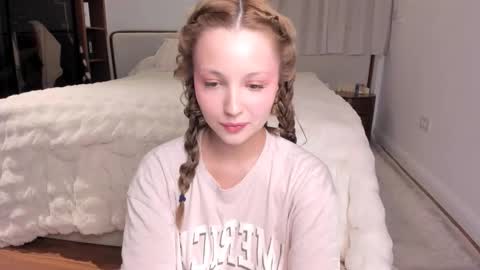 Lili online show from 11/26/25, 04:57