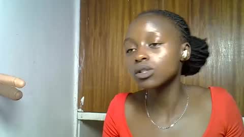 peachy_ebony online show from 11/17/25, 02:50