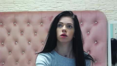 Snapshot of peachyella26 chatting on 02/16/26, 01:29 Ella online show from 02/16/26, 01:29