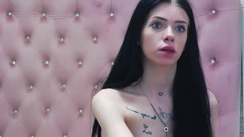 Snapshot of peachyella26 chatting on 02/18/26, 01:51 Ella online show from 02/18/26, 01:51