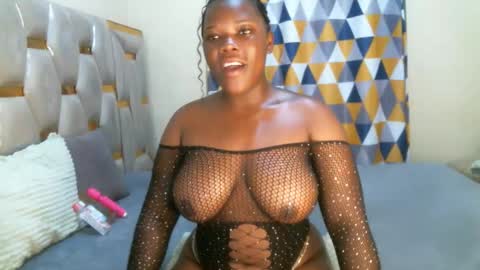 Snapshot of peachygirl255 chatting on 05/19/26, 05:14 Peachy online show from 05/19/26, 05:14