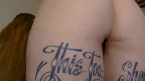 Snapshot of peachyykat chatting on 11/22/25, 12:48 kat online show from 11/22/25, 12:48