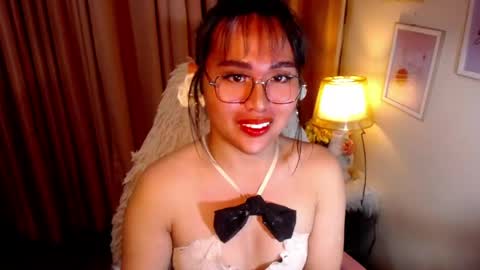 Snapshot of peakaboo_xx chatting on 04/12/26, 08:03 Angel Creamdensada online show from 04/12/26, 08:03