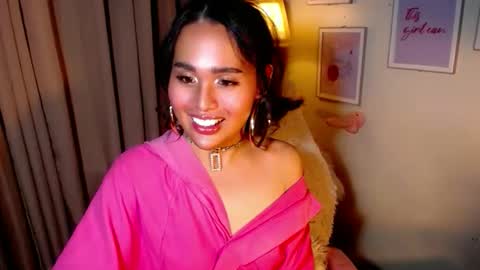 Snapshot of peakaboo_xx chatting on 05/04/26, 05:53 Angel Creamdensada online show from 05/04/26, 05:53