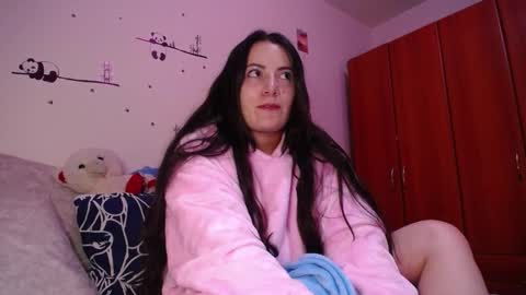 Pearl online show from 09/29/25, 03:33