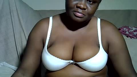 Keci online show from 10/16/25, 10:44