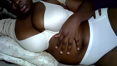 Snapshot of pearl_33 chatting on 11/04/25, 01:16 Keci online show from 11/04/25, 01:16