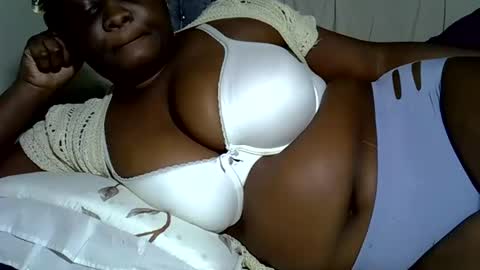 Snapshot of pearl_33 chatting on 11/09/25, 10:19 Keci online show from 11/09/25, 10:19