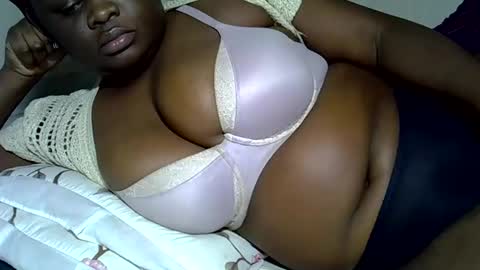 Snapshot of pearl_33 chatting on 11/23/25, 11:10 Keci online show from 11/23/25, 11:10