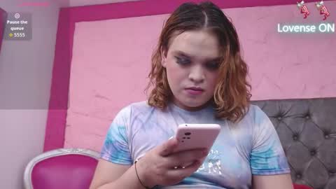 Snapshot of pearl_michelts chatting on 11/18/25, 12:20 michel online show from 11/18/25, 12:20