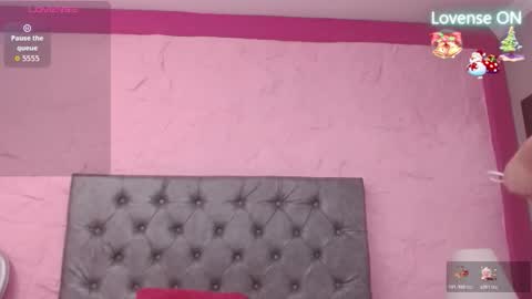 Snapshot of pearl_michelts chatting on 12/02/25, 12:32 michel online show from 12/02/25, 12:32