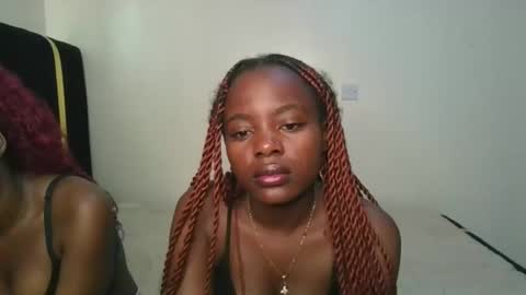 Snapshot of pearl_velvet chatting on 11/10/25, 05:50 vel online show from 11/10/25, 05:50