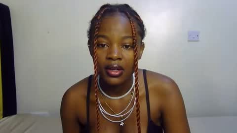 Snapshot of pearl_velvet chatting on 11/17/25, 02:56 vel online show from 11/17/25, 02:56