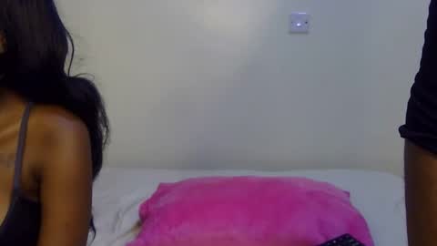 Snapshot of pearl_velvet chatting on 12/01/25, 03:33 vel online show from 12/01/25, 03:33