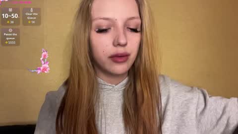 Snapshot of pearlinesilfies chatting on 06/29/26, 04:40 Zlata online show from 06/29/26, 04:40