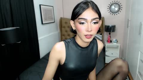 Pearl online show from 02/12/25, 04:23