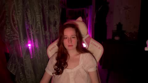 Snapshot of pearlprincess_ chatting on 04/08/26, 02:22 Adelina online show from 04/08/26, 02:22