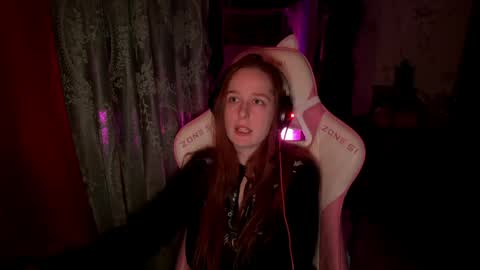Snapshot of pearlprincess_ chatting on 04/24/26, 11:18 Adelina online show from 04/24/26, 11:18