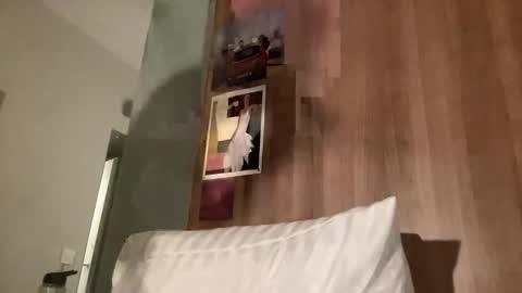 Snapshot of pearlsiren chatting on 09/19/25, 10:54 twink jackson online show from 09/19/25, 10:54