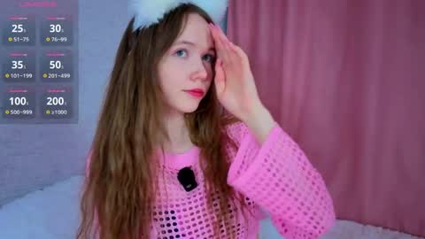 pearly_peach_ online show from 05/26/26, 06:15