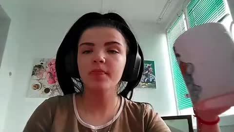 Snapshot of pearlystathis chatting on 04/21/26, 11:38 Kate online show from 04/21/26, 11:38