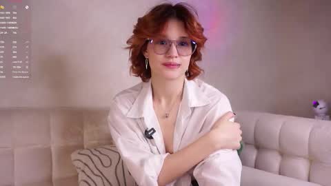 Lily online show from 09/28/25, 01:22