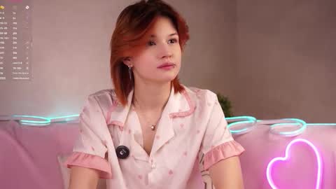 Lily online show from 10/07/25, 01:25