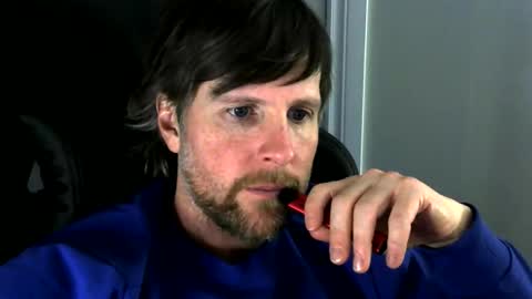 Snapshot of pecas90 chatting on 12/20/25, 10:50 pecas90 online show from 12/20/25, 10:50