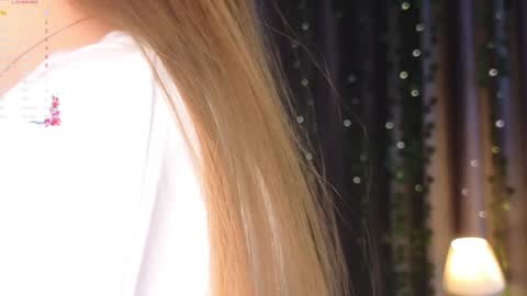 Snapshot of peek_in_my_window chatting on 02/03/25, 01:08 tony online show from 02/03/25, 01:08