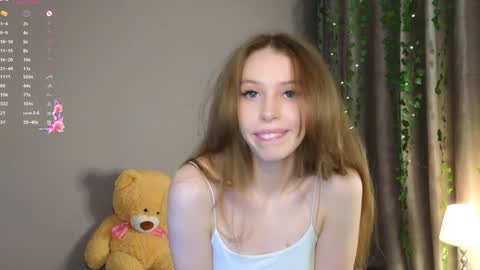 Snapshot of peek_in_my_window chatting on 02/07/25, 01:22 tony online show from 02/07/25, 01:22