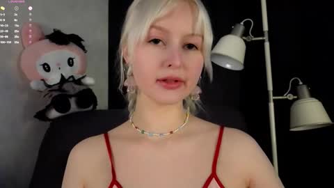 Snapshot of peek_in_my_window chatting on 10/02/25, 01:45 tony online show from 10/02/25, 01:45