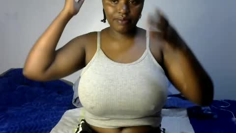 Snapshot of peekyshams chatting on 06/16/26, 02:19 peekyshams online show from 06/16/26, 02:19