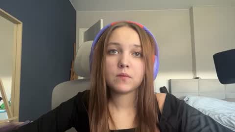 Luna Vale online show from 06/18/26, 02:43
