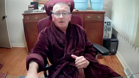 Snapshot of peepingmale chatting on 01/01/25, 12:55 peepingmale online show from 01/01/25, 12:55